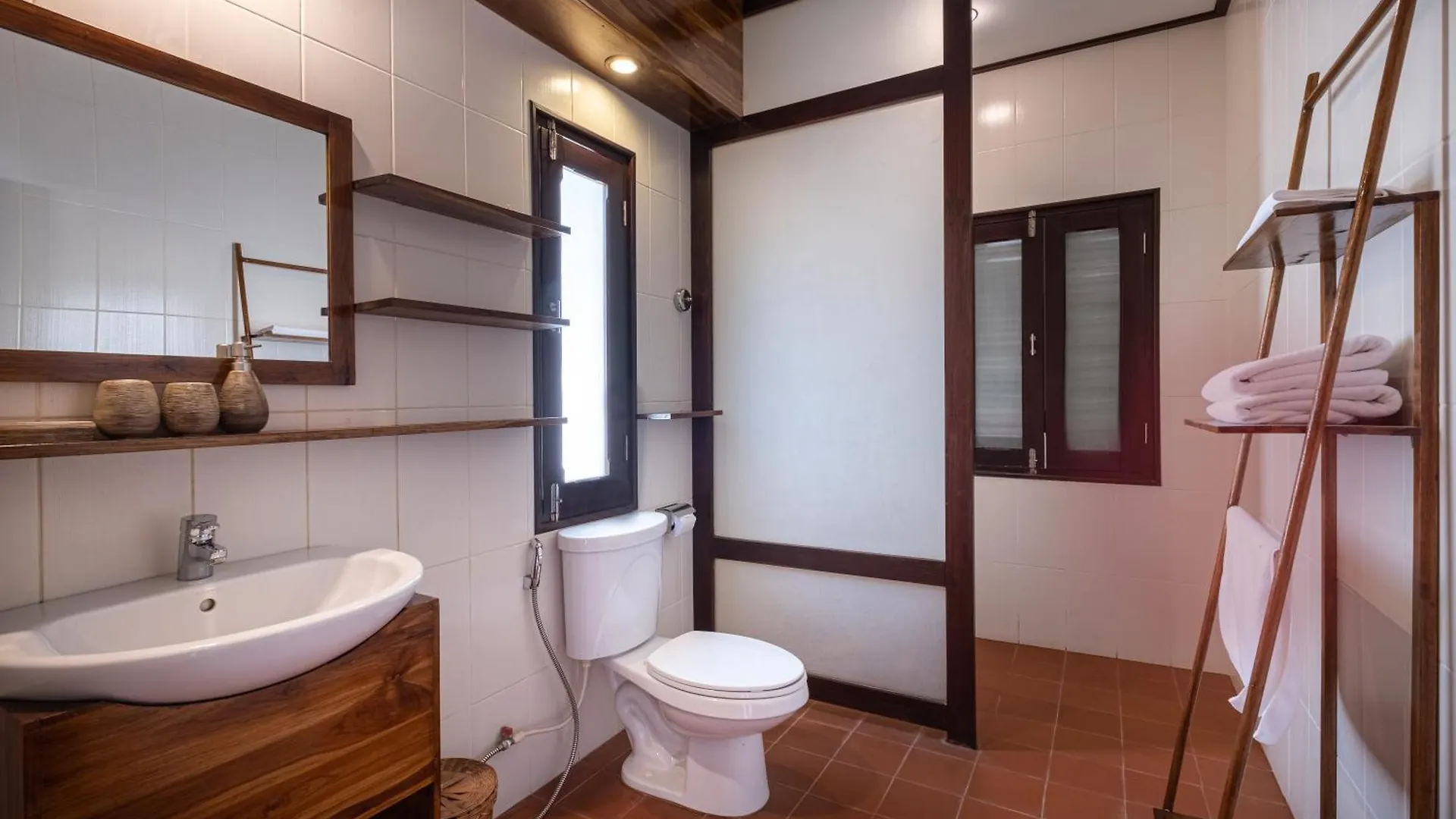 Sanctuary Hotel Luang Prabang 3*,  Laos