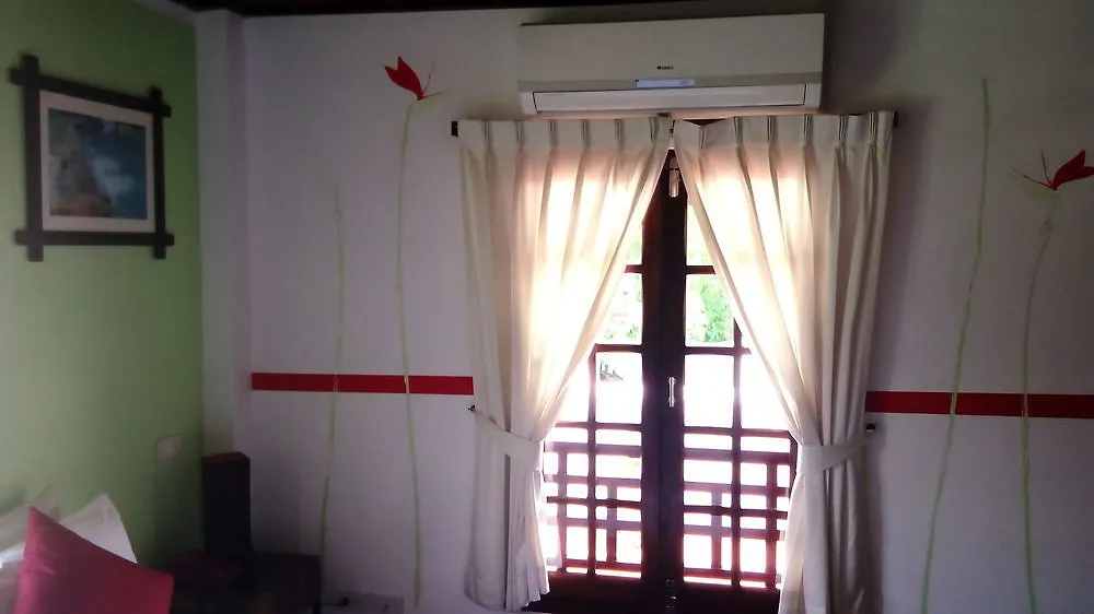 Sanctuary Hotel Luang Prabang 3*,