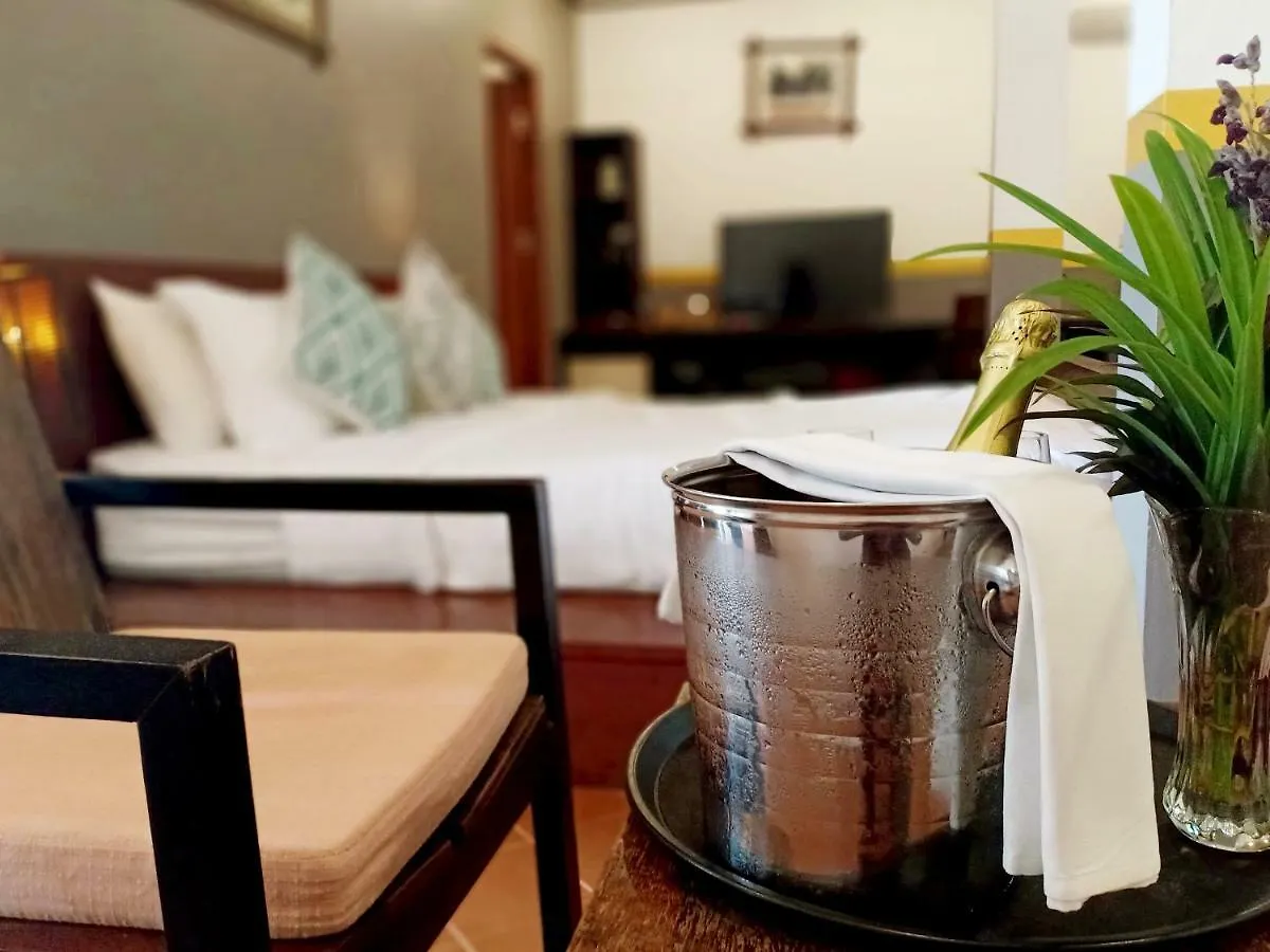 Sanctuary Hotel Luang Prabang 3*,
