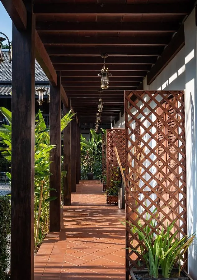 Sanctuary Hotel Luang Prabang 3*,
